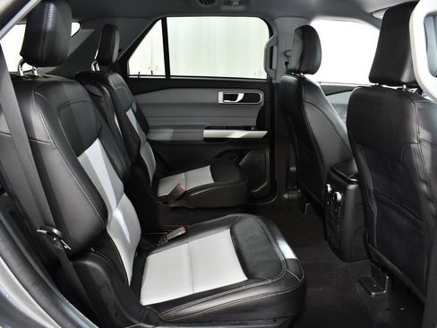 Used 2023 Ford Explorer XLT w/ Equipment Group 202A image 19