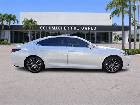 Used 2022 Lexus ES 350 w/ Premium Package image 8