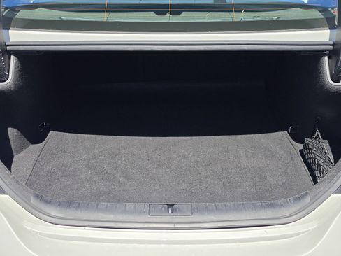 Used 2025 Genesis G70 2.5T RWD image 13