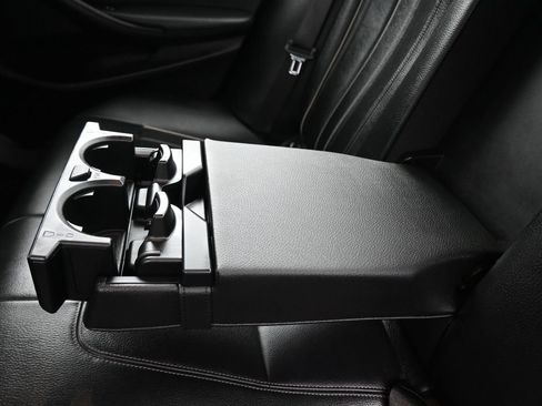 Used 2019 BMW 530i xDrive w/ Convenience Package image 34