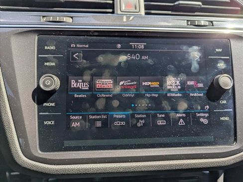 Used 2022 Volkswagen Tiguan SEL R-Line AWD/4WD image 17