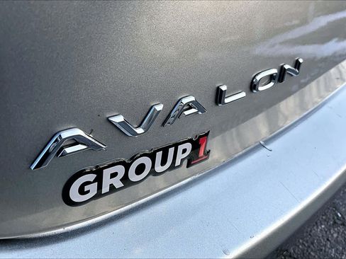 Used 2016 Toyota Avalon XLE Premium image 9