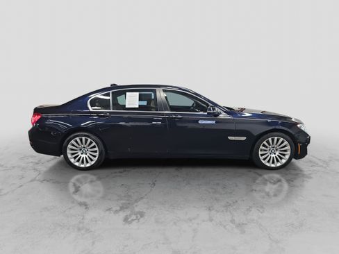 Used 2013 BMW 750Li image 4