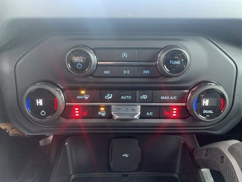 Used 2024 Ford Bronco Big Bend w/ Sasquatch Package image 16