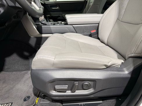 Used 2024 Toyota Tundra Limited AWD/4WD image 13