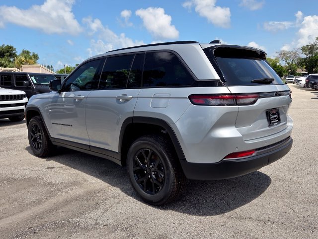 New 2026 Jeep Grand Cherokee Altitude RWD image 6