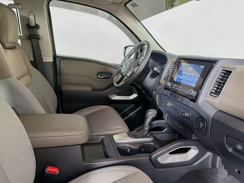Used 2022 Nissan Frontier SV RWD image 36