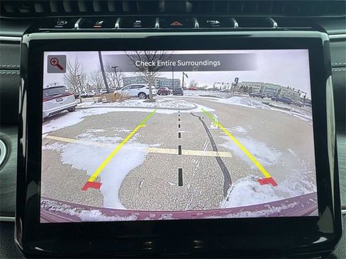 Used 2023 Jeep Grand Cherokee Limited image 24