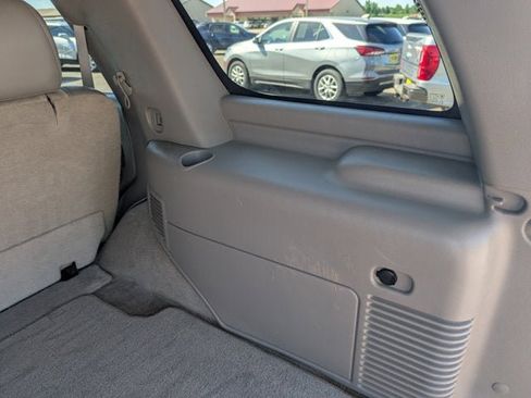 Used 2005 Chevrolet Tahoe Z71 w/ Preferred Equipment Group AWD/4WD image 31