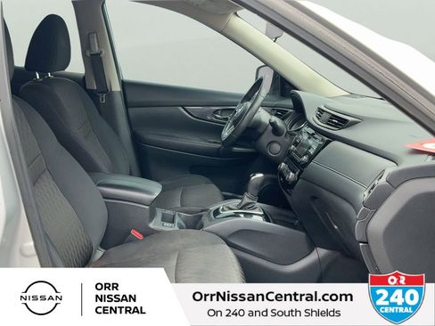 Used 2017 Nissan Rogue SV FWD image 11