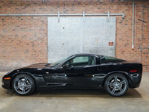 Used 2009 Chevrolet Corvette Convertible w/ Preferred Equipment Group RWD image 1