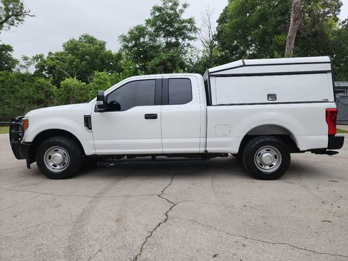 Used 2018 Ford F250 XL w/ Power Equipment Group RWD image 4
