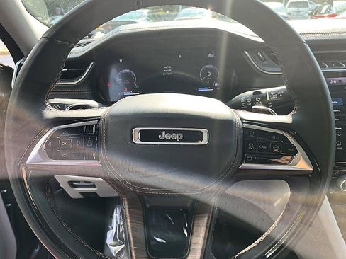 Used 2022 Jeep Grand Cherokee Summit w/ Adv Protech Group IV AWD/4WD image 17