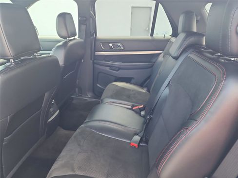 Certified 2018 Ford Explorer XLT w/ Equipment Group 202A image 16