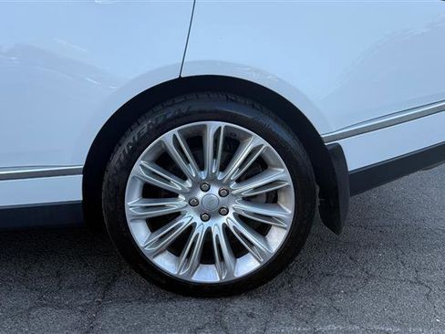 Used 2019 Land Rover Range Rover HSE image 3