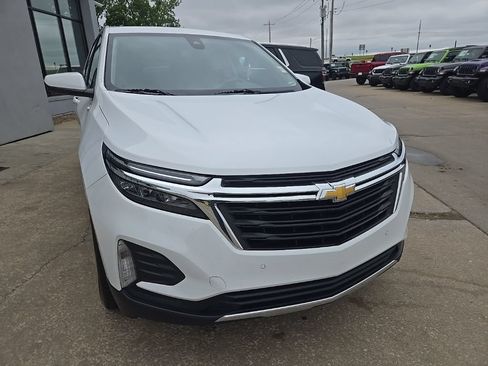 Used 2024 Chevrolet Equinox LT AWD/4WD image 16