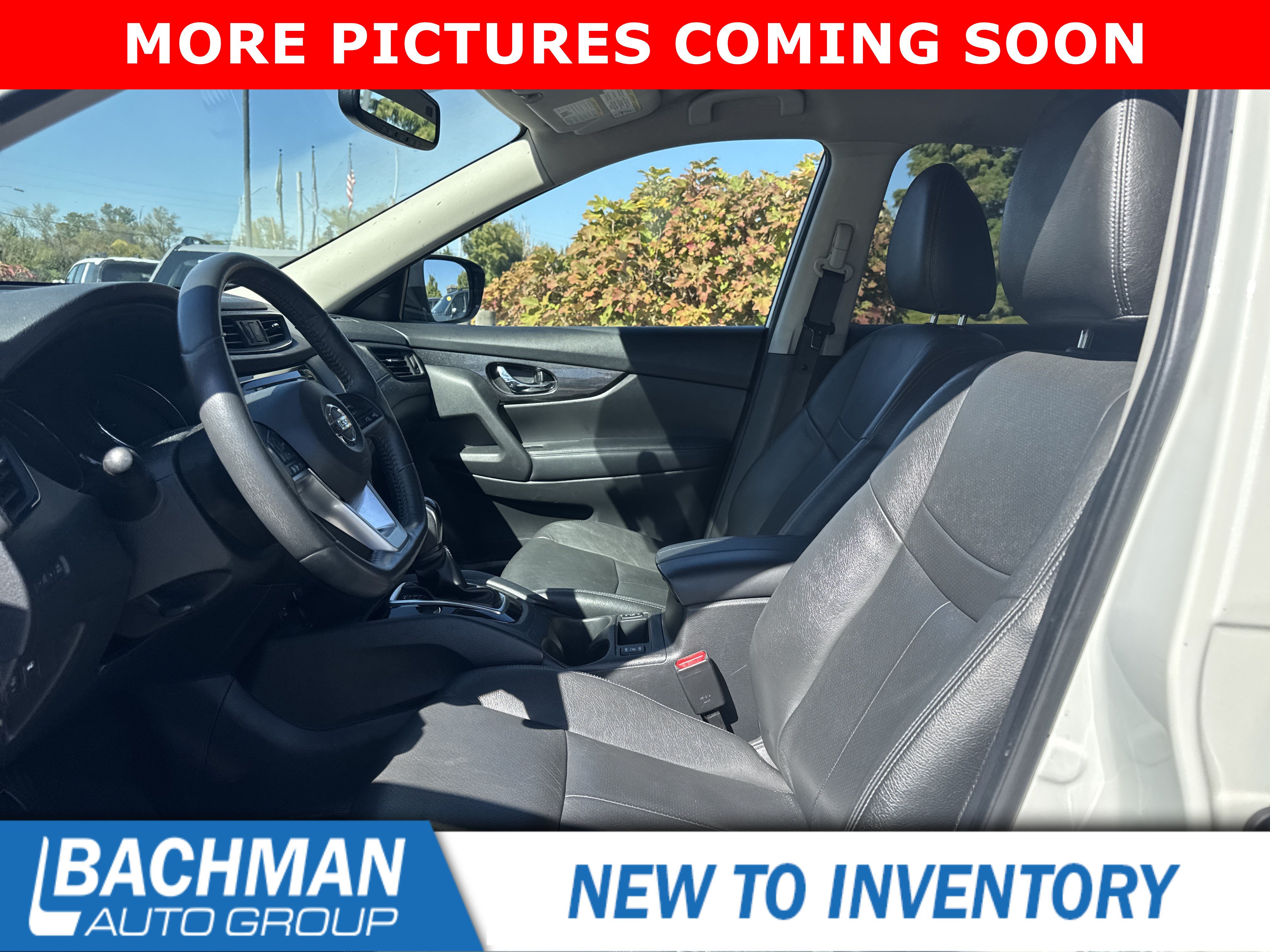 Used 2017 Nissan Rogue SV w/ SV Premium Package AWD/4WD image 11