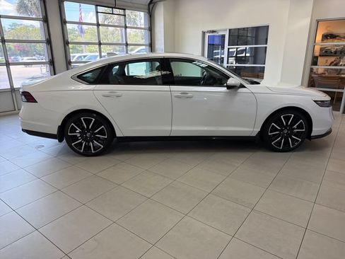 Used 2025 Honda Accord Touring image 8