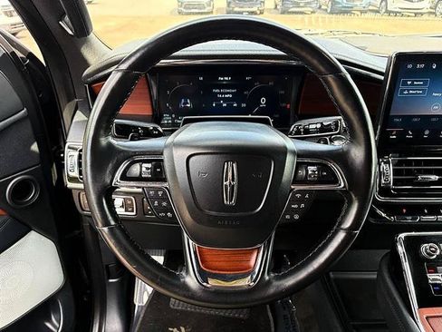 Used 2022 Lincoln Navigator Reserve AWD/4WD image 20