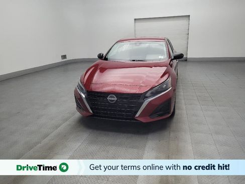 Used 2024 Nissan Altima 2.5 SV image 1