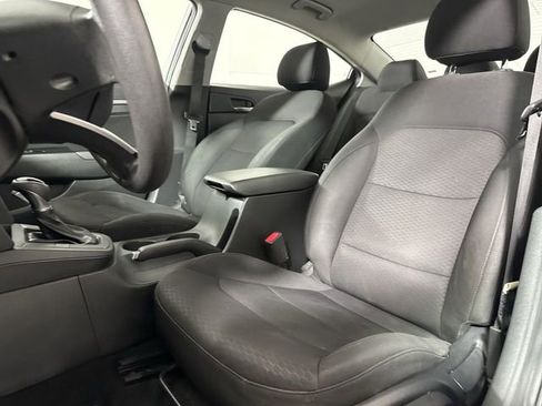Used 2020 Hyundai Elantra SEL w/ Cargo Package (C1) image 19