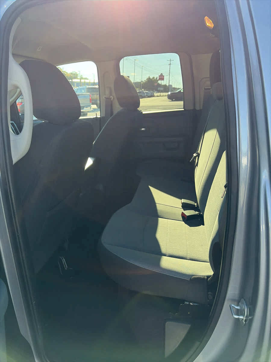 Used 2024 RAM 1500 Classic SLT AWD/4WD image 27