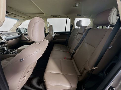 Used 2020 Lexus GX 460 Premium image 29