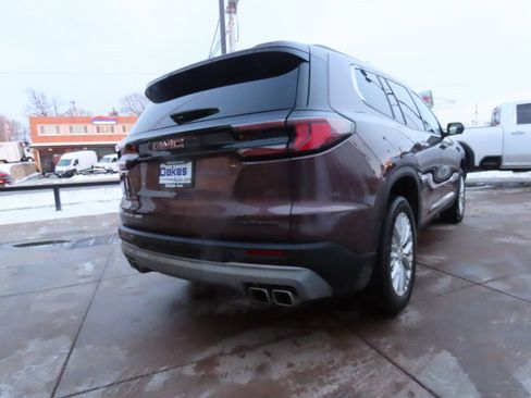 Used 2025 GMC Acadia Elevation w/ Elevation Premium Package image 7
