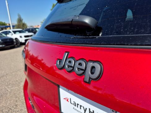 Used 2025 Jeep Compass Trailhawk AWD/4WD image 22