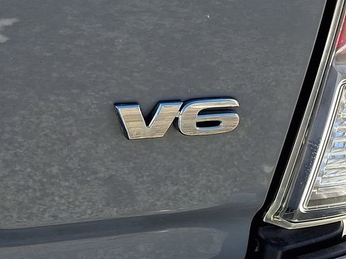 Used 2020 Toyota Tacoma TRD Sport w/ Technology Package image 30