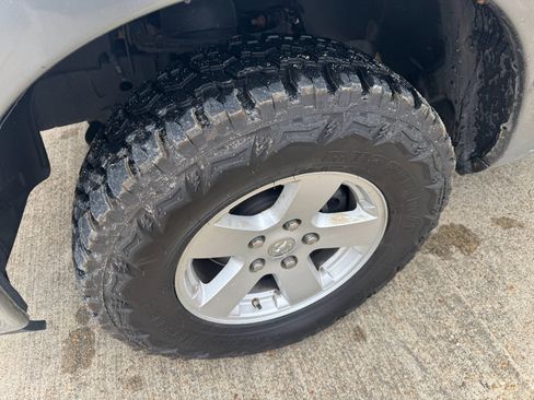 Used 2009 Dodge Ram 1500 Truck SLT image 9