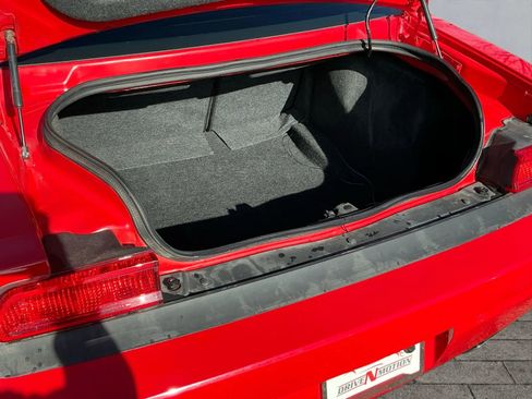 Used 2014 Dodge Challenger SXT image 15