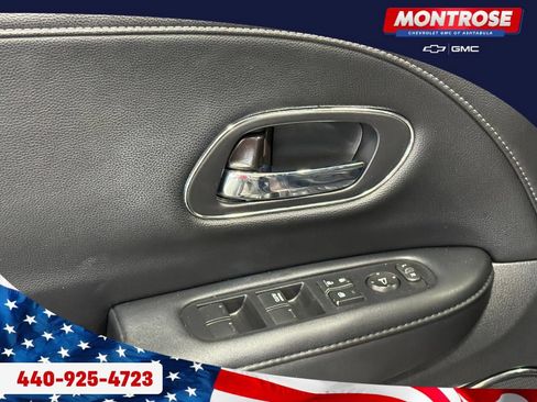 Used 2020 Honda HR-V Touring image 12