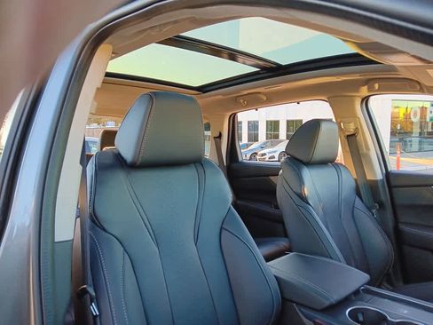 Used 2025 Acura MDX FWD w/ Technology Package image 11