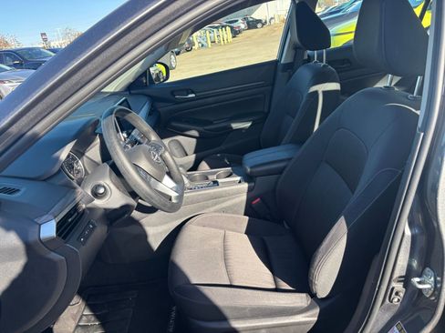 Used 2025 Nissan Altima 2.5 SV image 25