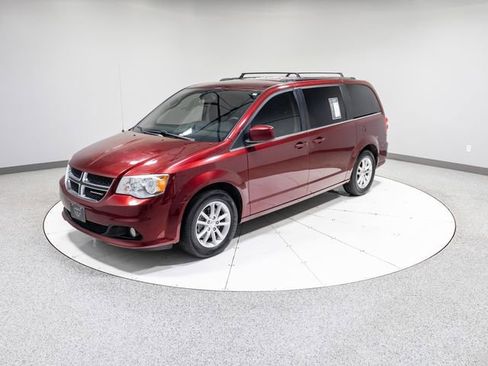 Used 2019 Dodge Grand Caravan SXT w/ Driver Convenience Group image 34