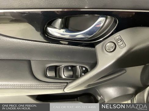 Used 2018 Nissan Rogue Sport SV w/ SV All-Weather Package image 17