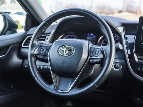 Used 2022 Toyota Camry SE image 14