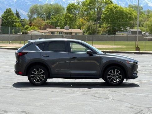 Used 2018 MAZDA CX-5 Touring w/ Preferred Equipment Package AWD/4WD image 4