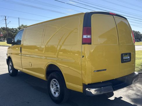 Used 2019 Chevrolet Express 2500 image 6