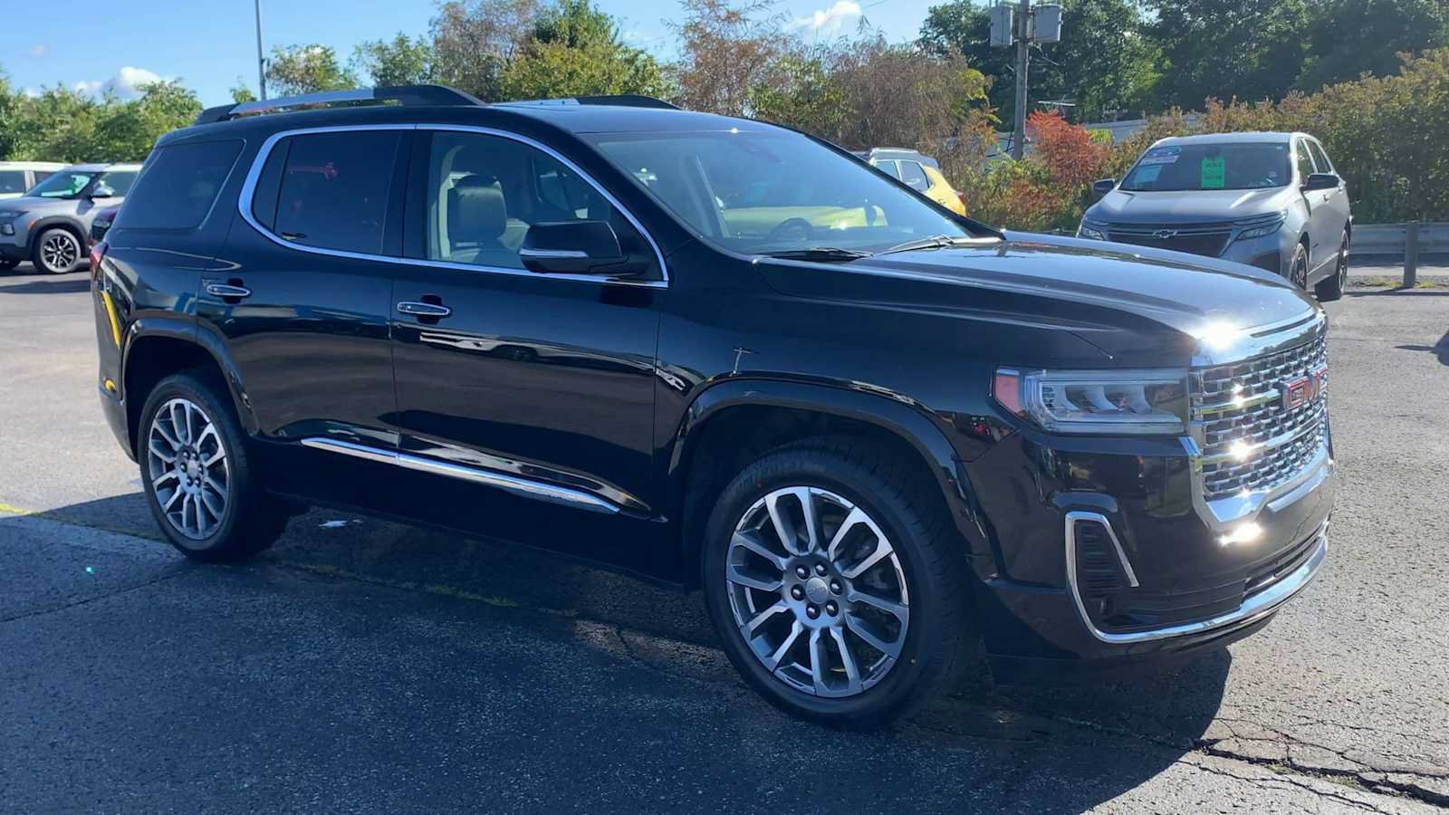 Certified 2023 GMC Acadia Denali w/ Denali Ultimate Package AWD/4WD image 2