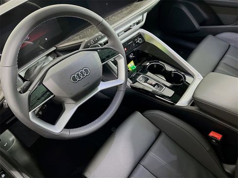 New 2025 Audi Q5 2.0T Premium Plus image 23