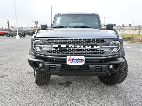 New 2025 Ford Bronco Badlands image 10
