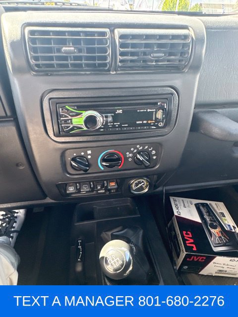 Used 2005 Jeep Wrangler Unlimited Rubicon AWD/4WD image 17