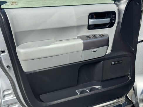 Used 2019 Toyota Sequoia Limited w/ Safety & Convenience Package image 21