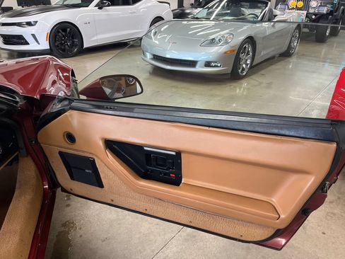 Used 1988 Chevrolet Corvette Coupe RWD image 27