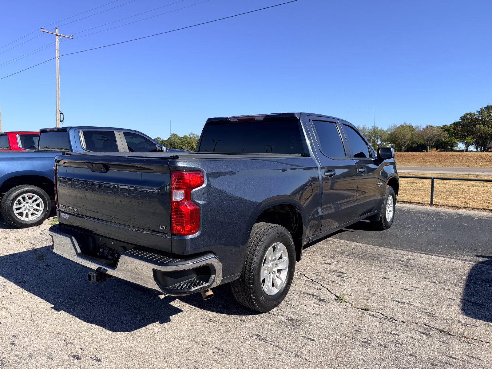 Used 2021 Chevrolet Silverado 1500 LT RWD image 9