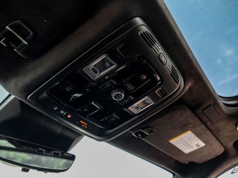 Used 2025 Cadillac Escalade V AWD/4WD image 39