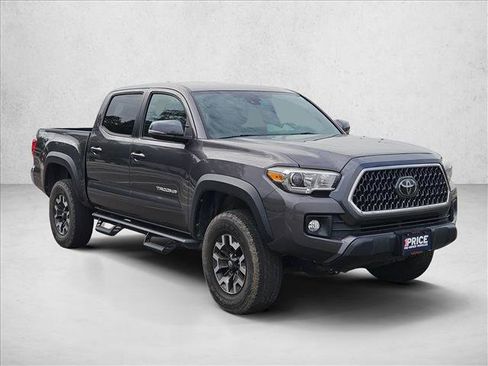 Used 2018 Toyota Tacoma TRD Off-Road AWD/4WD image 5