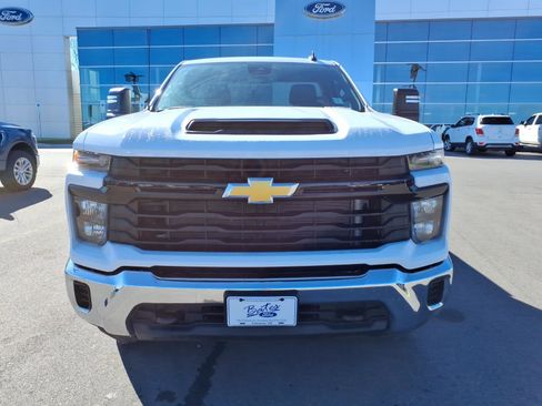 Used 2025 Chevrolet Silverado 2500 W/T w/ WT Convenience Package image 8